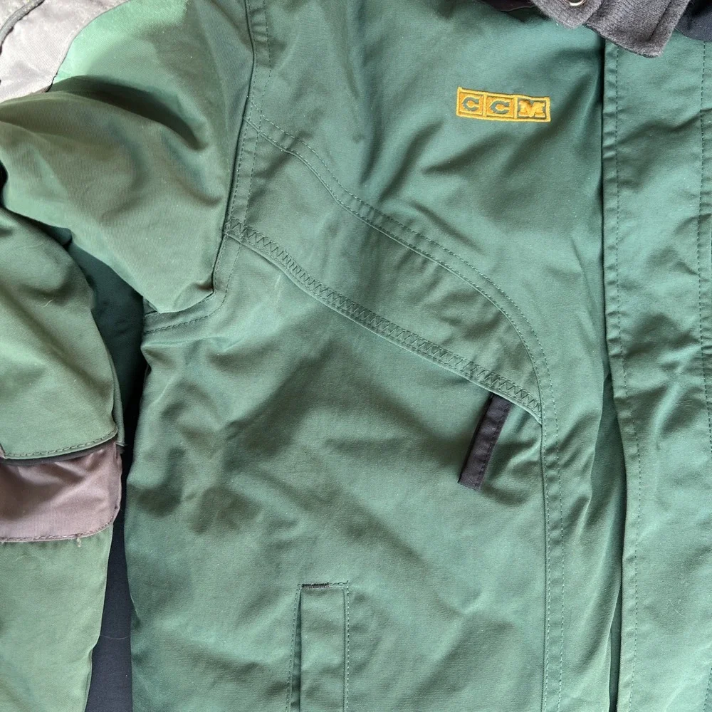 VTG CCM Dallas Stars NHL Center Ice Winter Puffer Coat Green Gray Youth LG